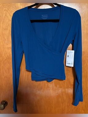 Athleta Transcend Wrap Top Size Medium NWT
